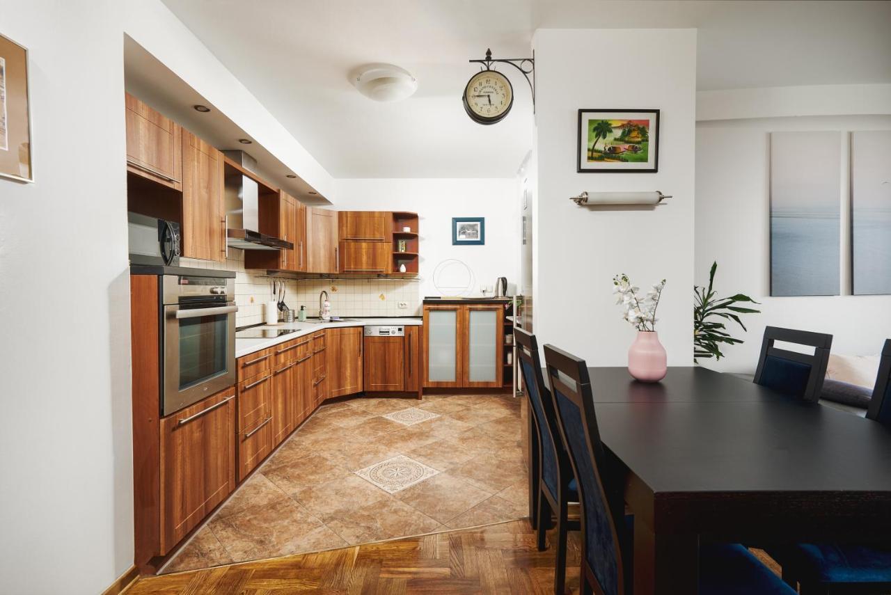Family Apartment With A Terrace On Aleje Jerozolimskie Варшава Экстерьер фото