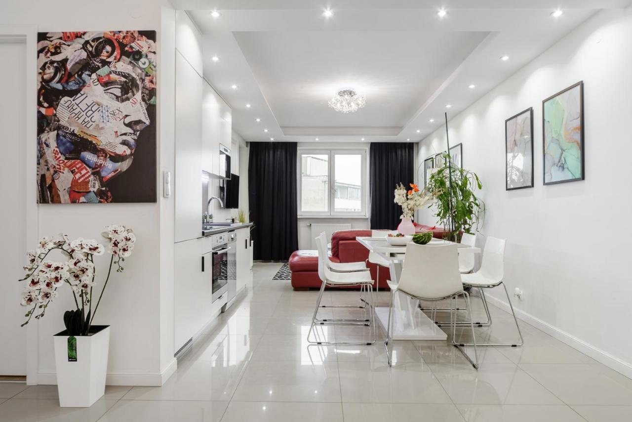 Family Apartment With A Terrace On Aleje Jerozolimskie Варшава Экстерьер фото